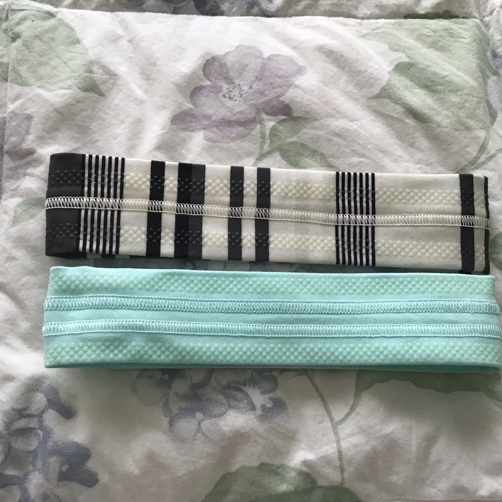 2🍋 Lululemon Headbands - Picture 2 of 5